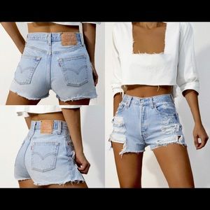 SOLD: Vintage Levi 501 Shorts 26.5”